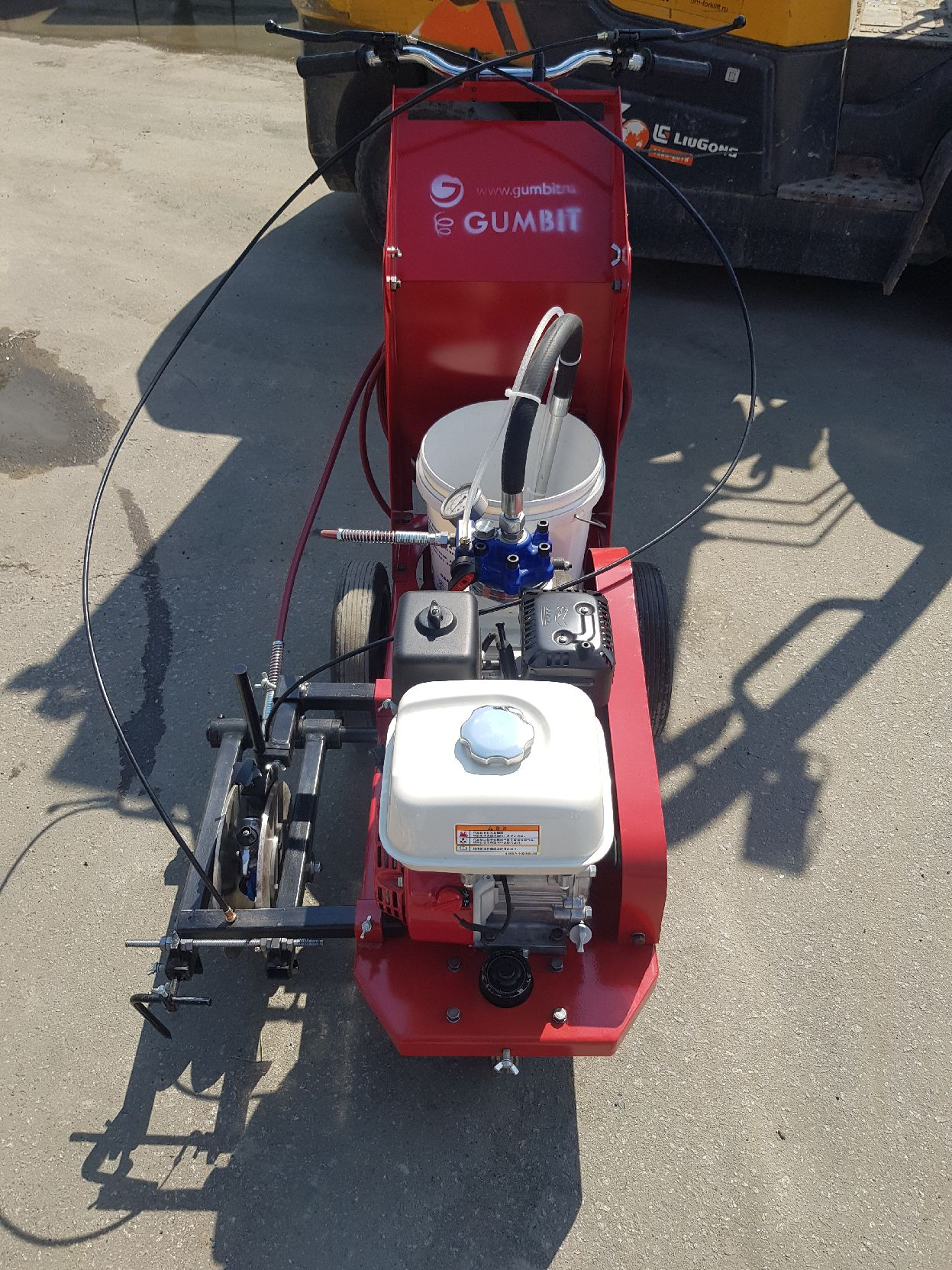 Разметочная машинка для резиновой крошки - двигатель